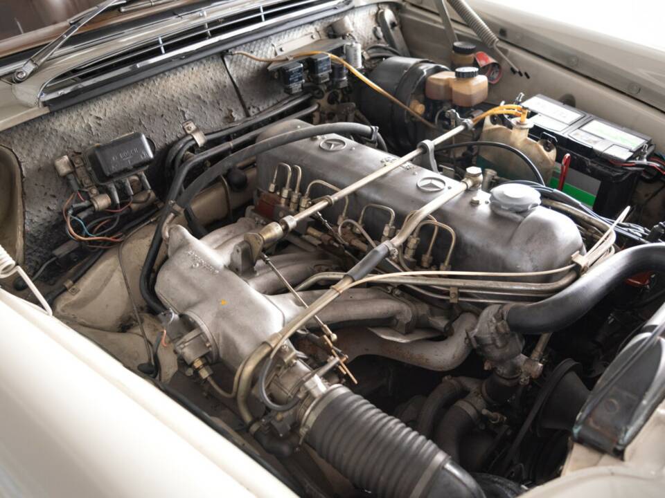 Bild 44/44 von Mercedes-Benz 220 SE b (1964)