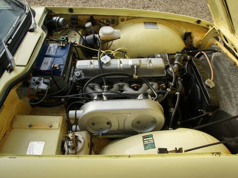 Image 12/50 of Triumph TR 6 (1971)