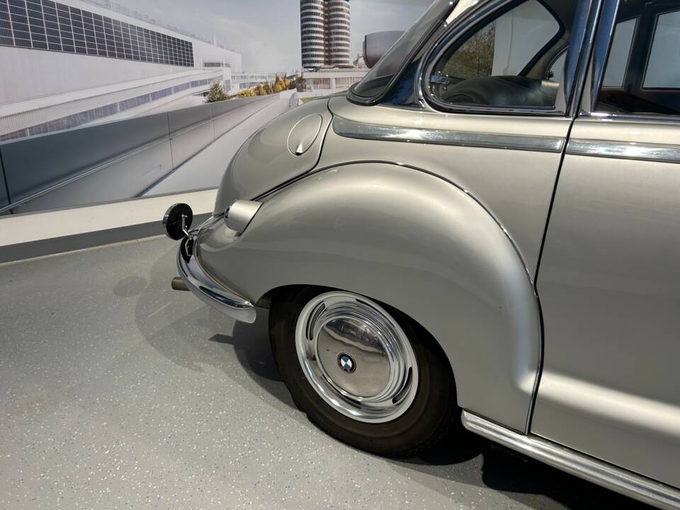 Image 17/32 of BMW 3200 S (1963)