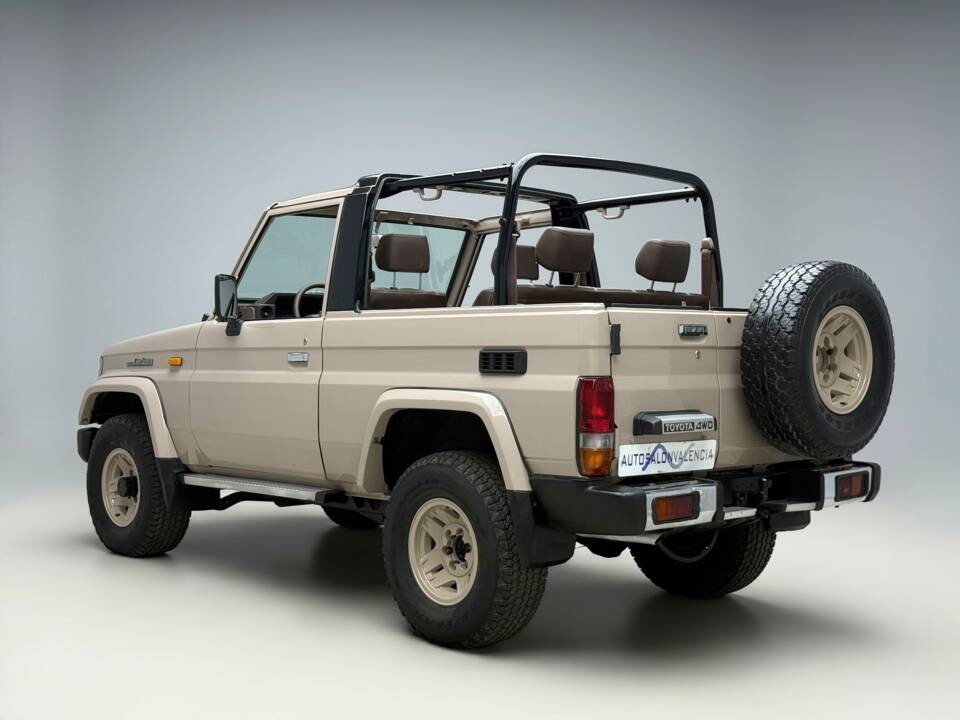Immagine 18/24 di Toyota Land Cruiser LJ73 (1991)