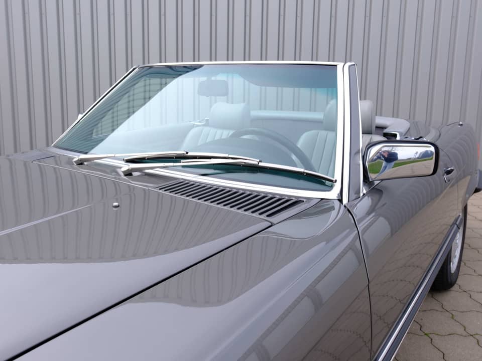 Image 38/96 of Mercedes-Benz 560 SL (1987)