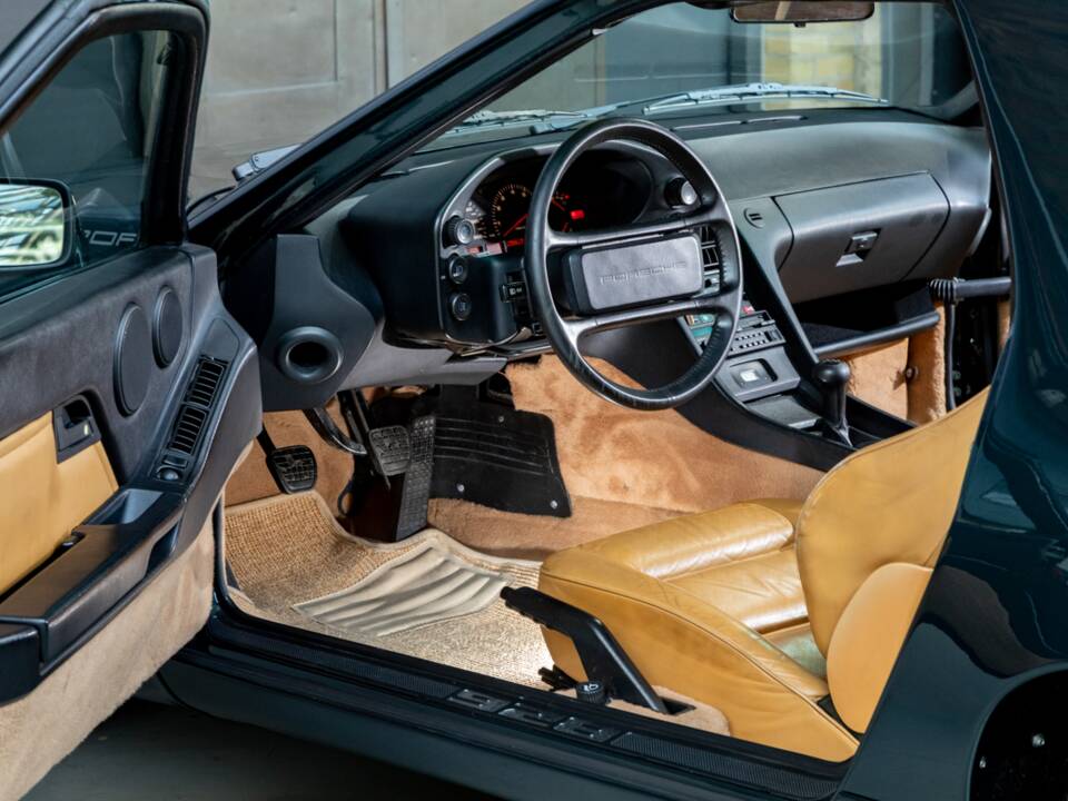 Immagine 16/22 di Porsche 928 S4 Clubsport (1988)