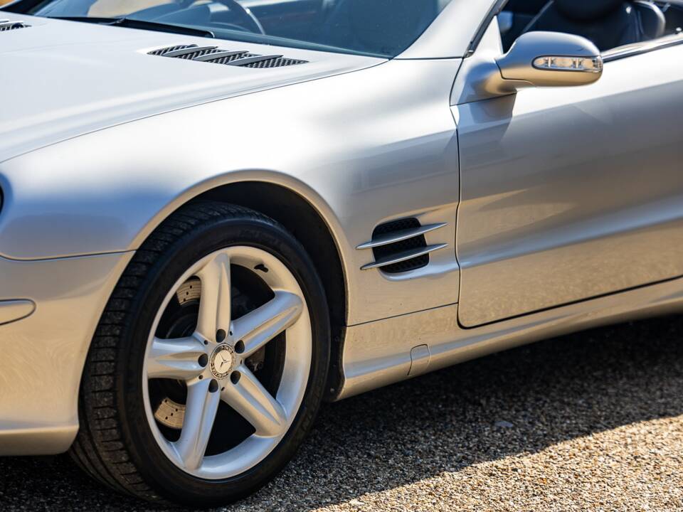 Image 11/50 de Mercedes-Benz SL 500 (2003)