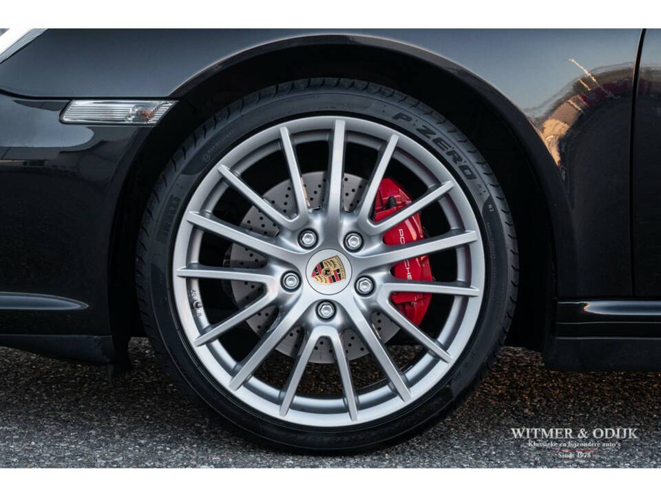 Image 25/37 of Porsche 911 Carrera 4S (2009)