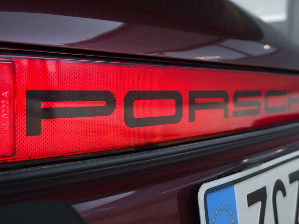 Bild 9/38 von Porsche 911 Carrera 3.2 (1986)