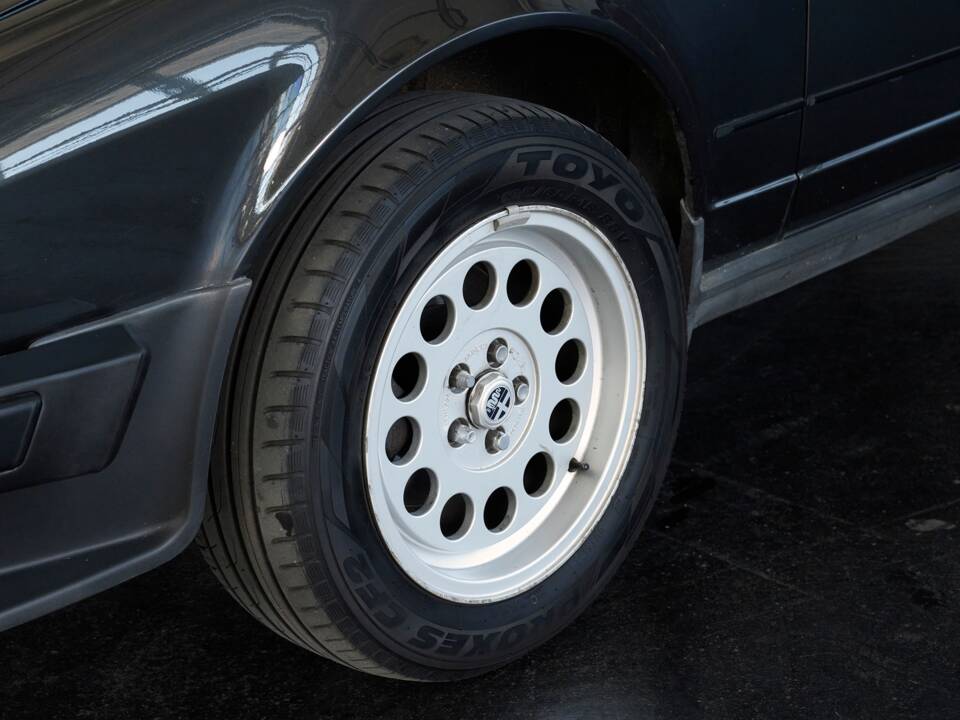 Bild 4/48 von Alfa Romeo GTV 6 2.5 (1981)