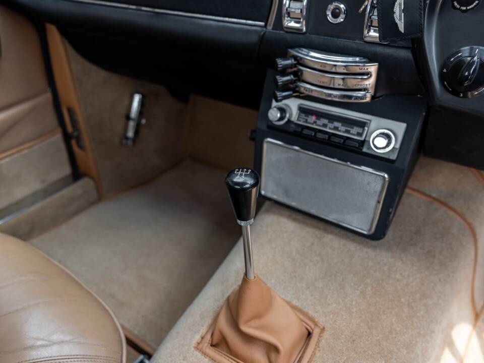 Bild 36/50 von Aston Martin DB 6 Vantage (1969)