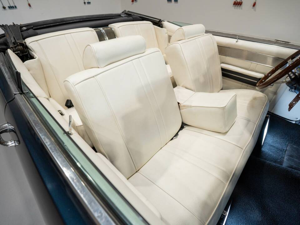 Bild 23/38 von Buick Wildcat Convertible (1969)