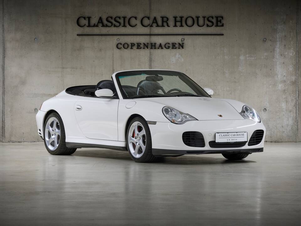 Bild 21/100 von Porsche 911 Carrera 4S (2004)