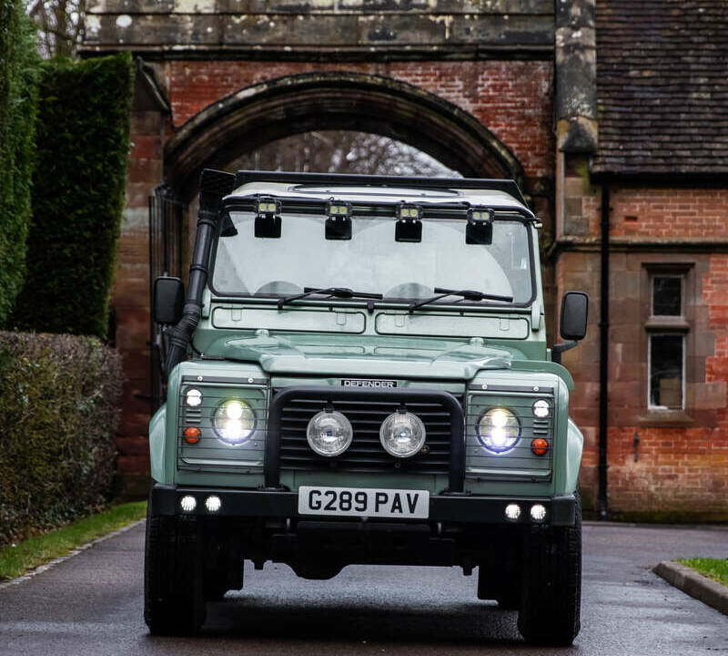 Image 8/20 of Land Rover 90 (1989)