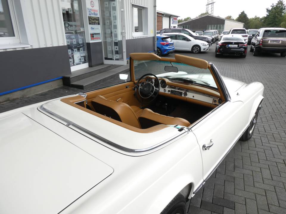 Immagine 22/26 di Mercedes-Benz 280 SL (1968)