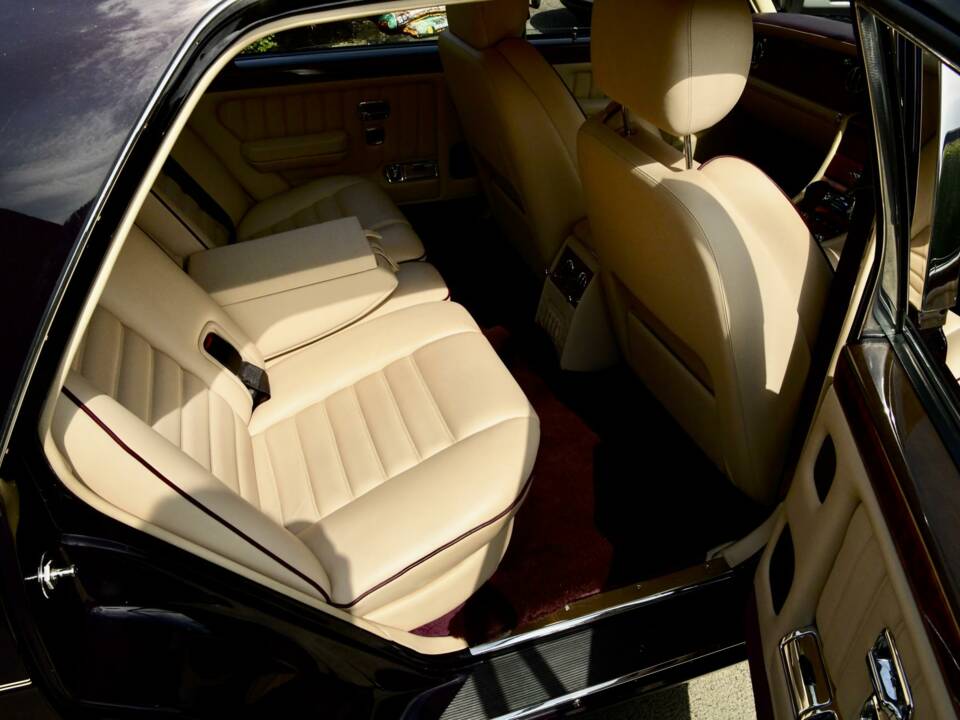 Image 42/50 of Bentley Turbo RT (1997)