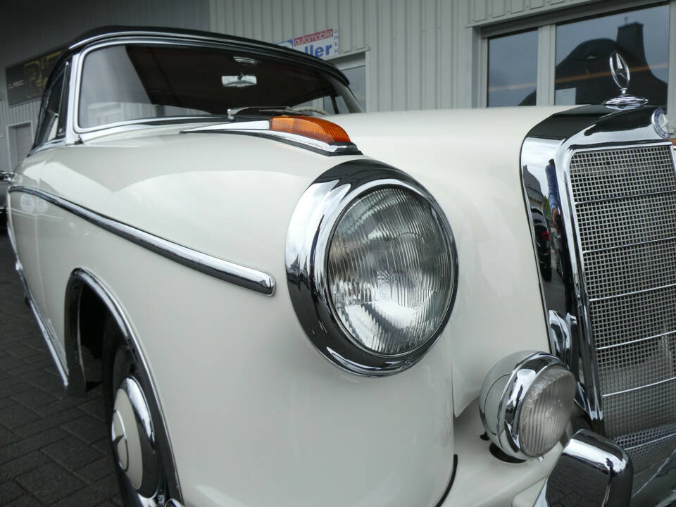 Immagine 21/29 di Mercedes-Benz 220 SE Cabriolet (1960)