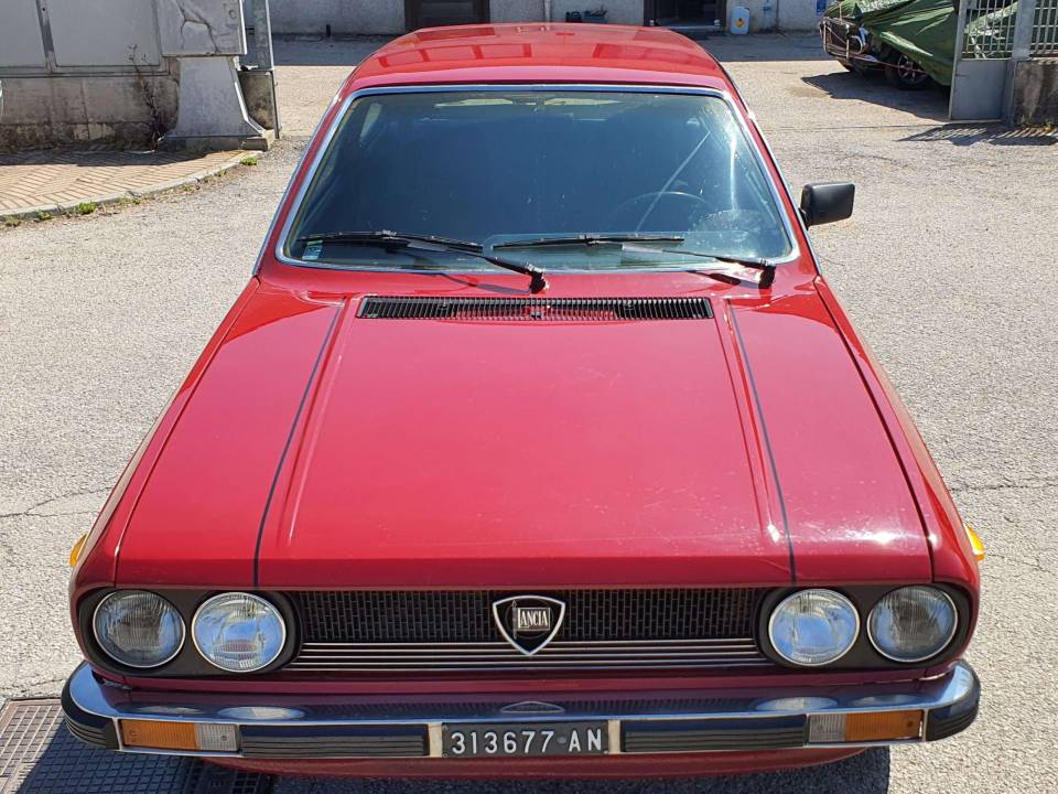 Image 11/50 de Lancia Beta HPE 1600 (1980)