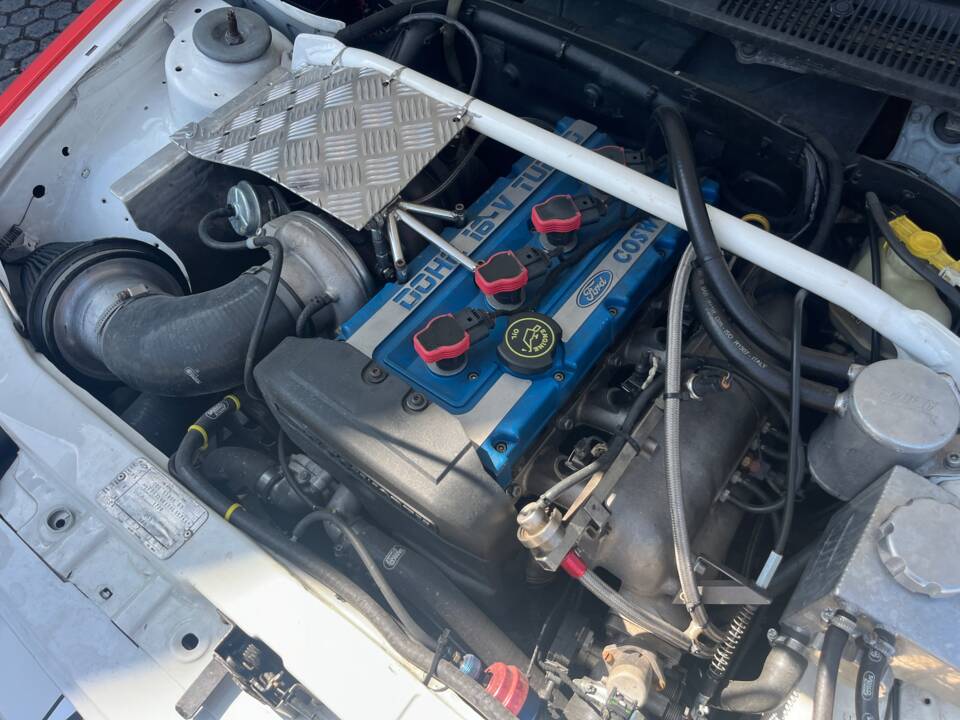 Bild 23/24 von Ford Escort RS Cosworth (1993)