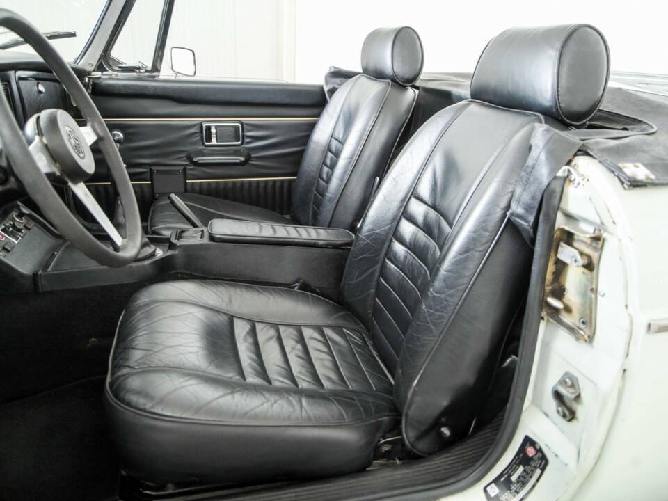 Bild 15/50 von MG MGB (1975)