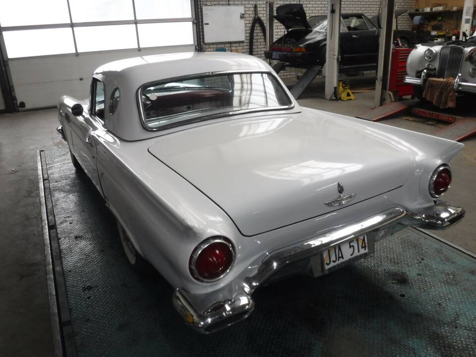 Afbeelding 10/48 van Ford Thunderbird (1957)