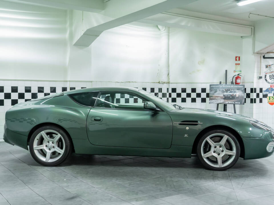 Bild 6/30 von Aston Martin DB 7 Zagato (2004)