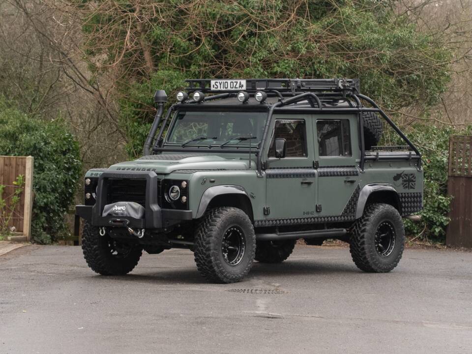 Image 32/50 de Land Rover Defender 110 Crew Cab SE (2010)