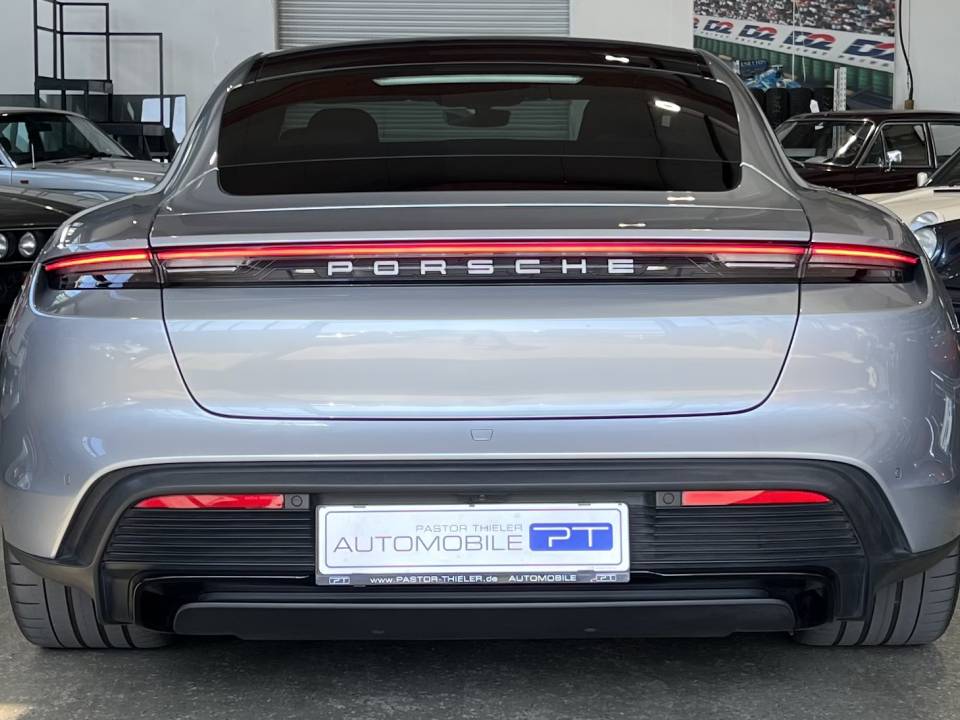 Image 5/30 de Porsche Taycan Turbo S (2020)