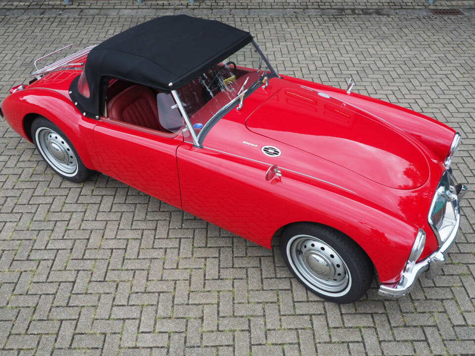 Afbeelding 4/15 van MG MGA 1600 DeLuxe (1962)