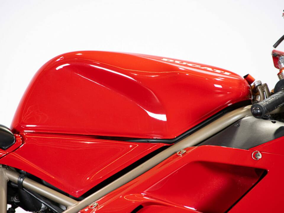 Image 26/50 of Ducati 748 S (1996)