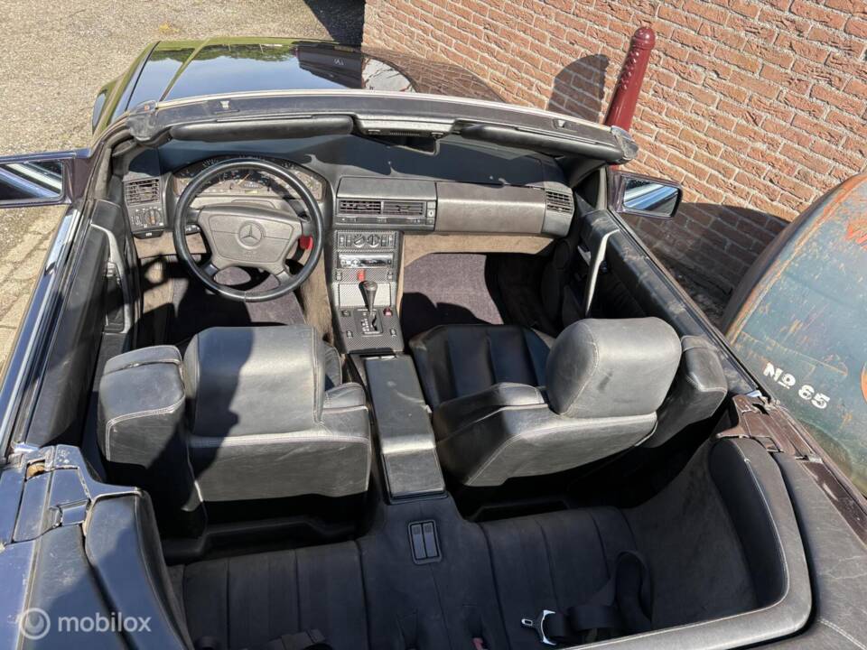 Image 30/40 de Mercedes-Benz 300 SL-24 (1990)