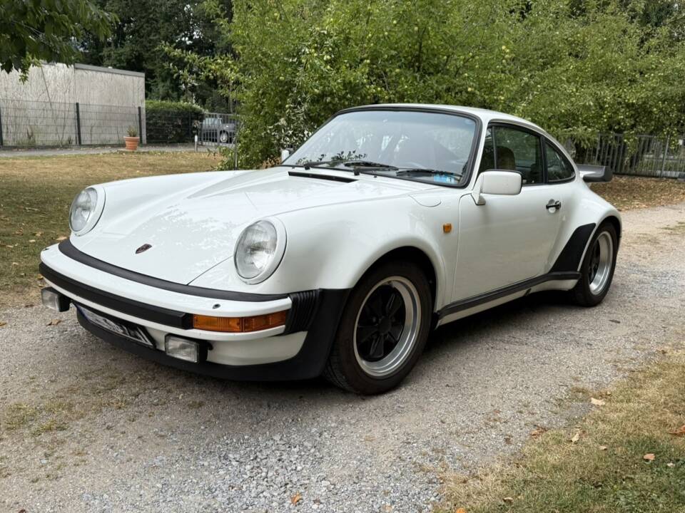 Bild 9/16 von Porsche 911 Turbo 3.3 (1983)