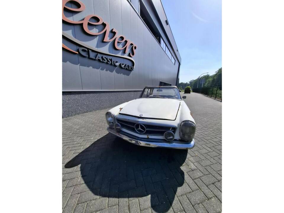 Image 7/50 de Mercedes-Benz 250 SL (1967)