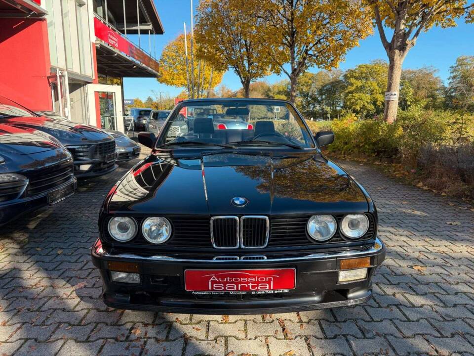 Bild 4/28 von BMW 320i (1988)