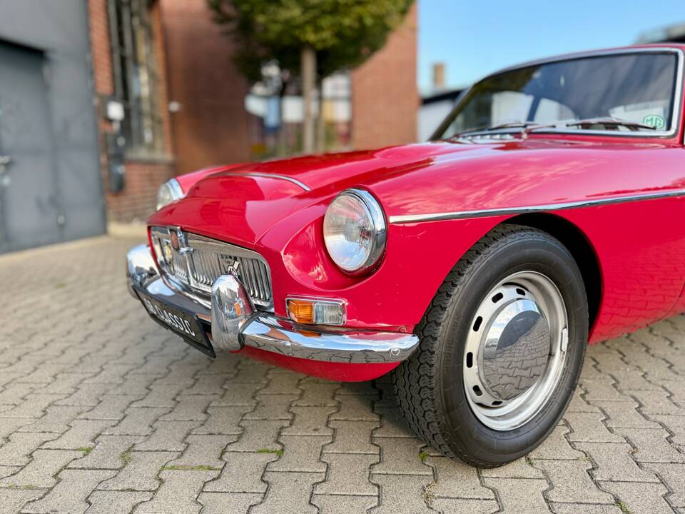 Bild 10/21 von MG MGC GT (1968)