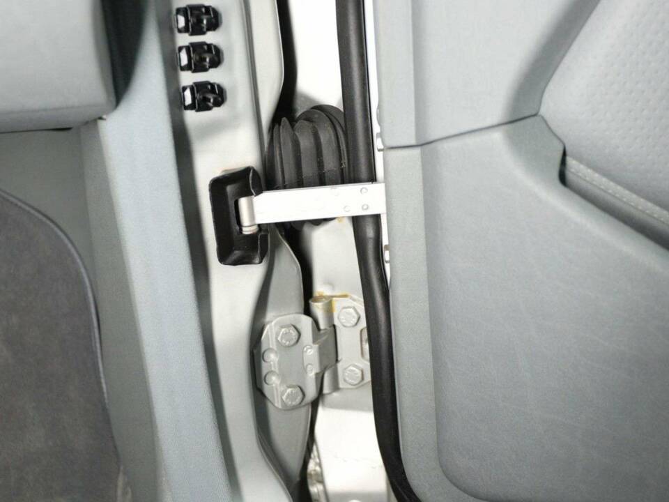 Afbeelding 32/50 van Mercedes-Benz 230 CE (1988)