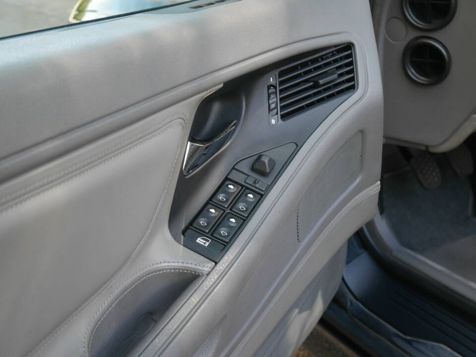 Immagine 19/32 di BMW 840Ci (1994)