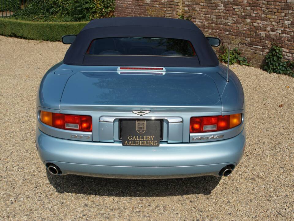 Image 30/50 of Aston Martin DB 7 Vantage Volante (2000)