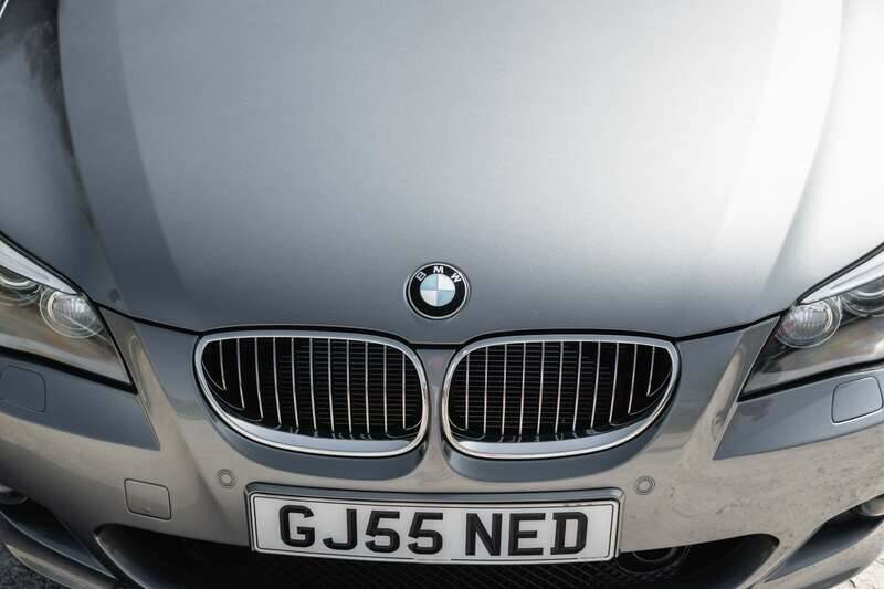 Bild 24/50 von BMW 550i (2006)