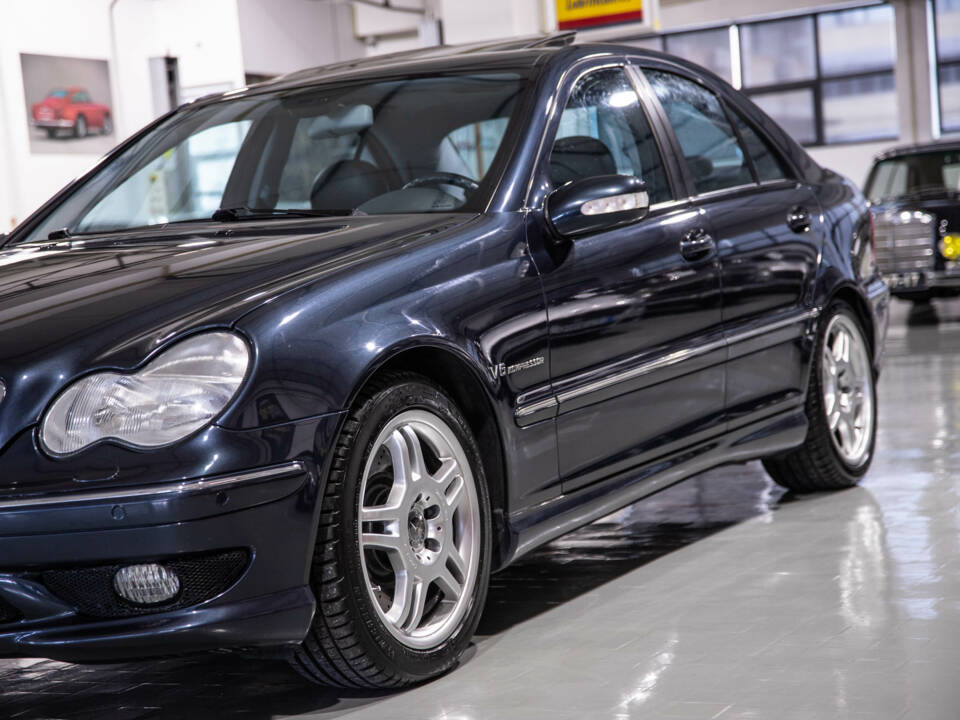 Bild 5/18 von Mercedes-Benz C 32 AMG (2001)