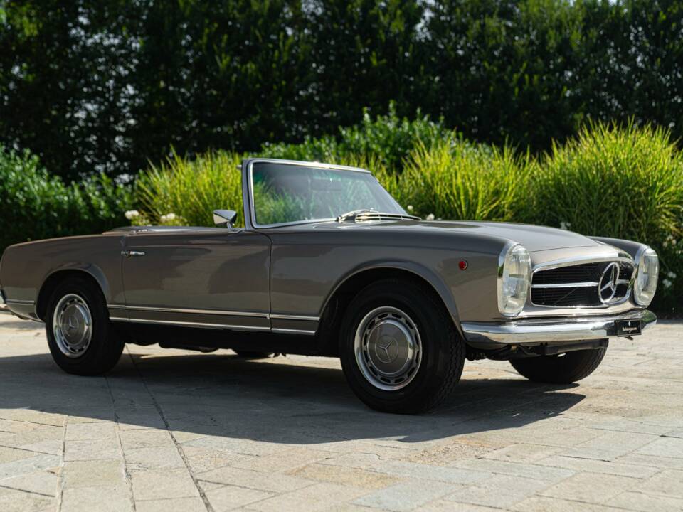 Image 18/50 de Mercedes-Benz 280 SL (1969)