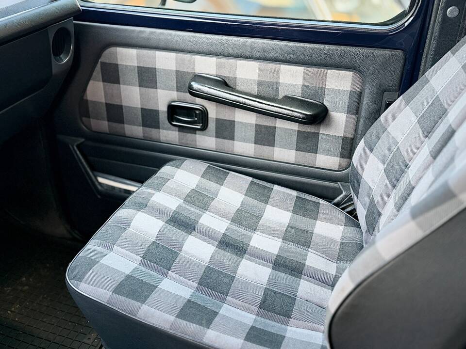 Immagine 18/26 di Mercedes-Benz 280 GE (kurz) (1988)