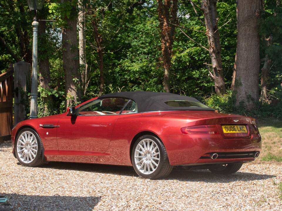 Image 13/50 of Aston Martin DB 9 Volante (2006)