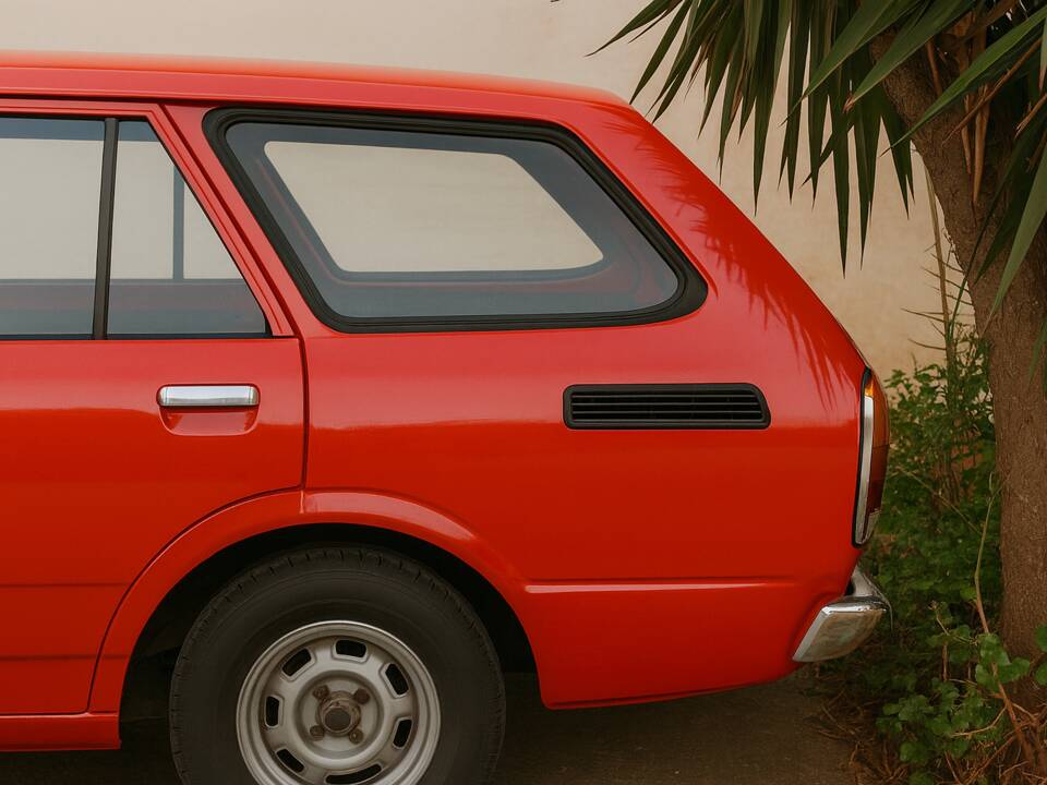 Immagine 3/11 di Toyota Corolla 1200 (1976)