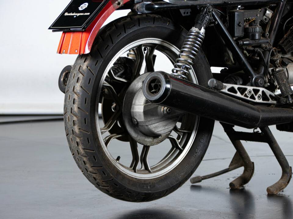 Image 9/49 de Moto Guzzi 850 LeMans (1981)
