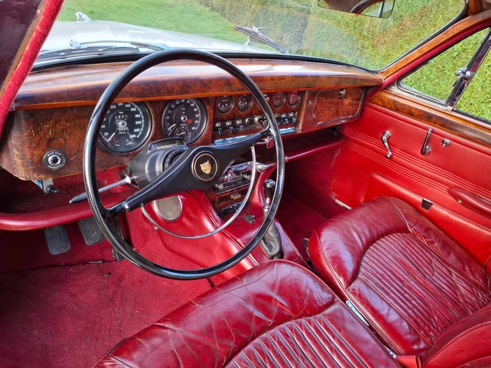 Image 17/68 de Jaguar Type S 3.4 (1964)