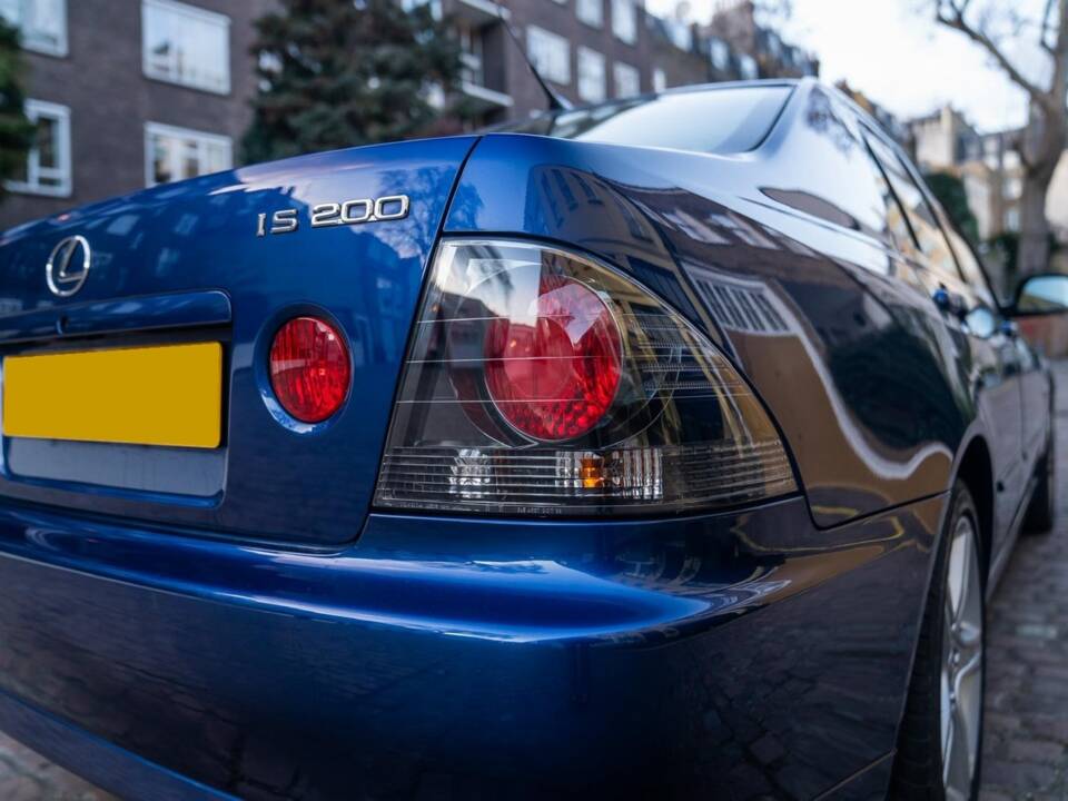 Bild 22/50 von Lexus IS 200 (2002)