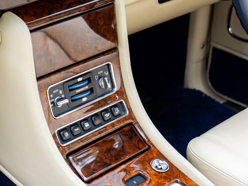 Bild 15/50 von Rolls-Royce Corniche V (2001)