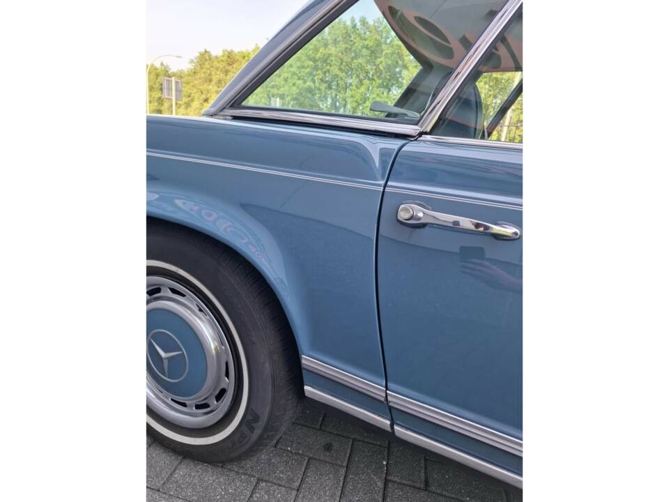 Image 15/50 de Mercedes-Benz 280 SL (1970)