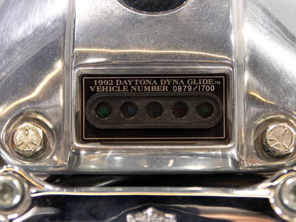 Immagine 42/50 di Harley-Davidson FXDB Dyna Glide Daytona (1992)