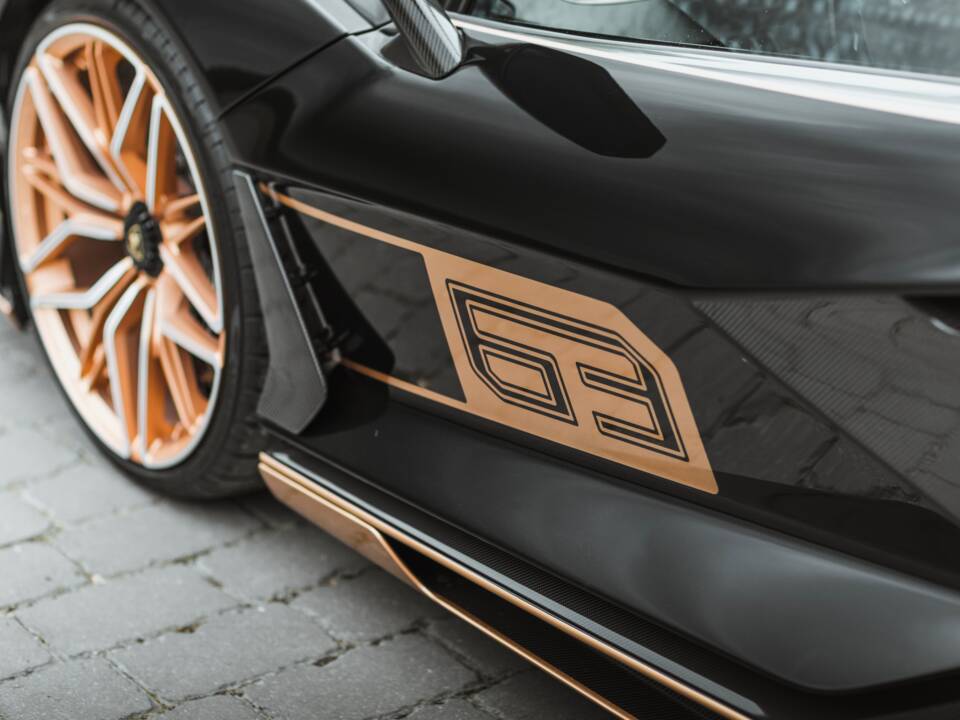 Image 7/68 of Lamborghini Sián FKP 37 (2021)