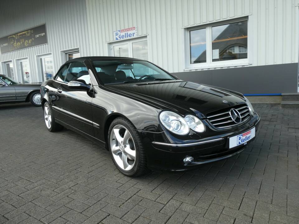 Bild 1/18 von Mercedes-Benz CLK 320 (2003)