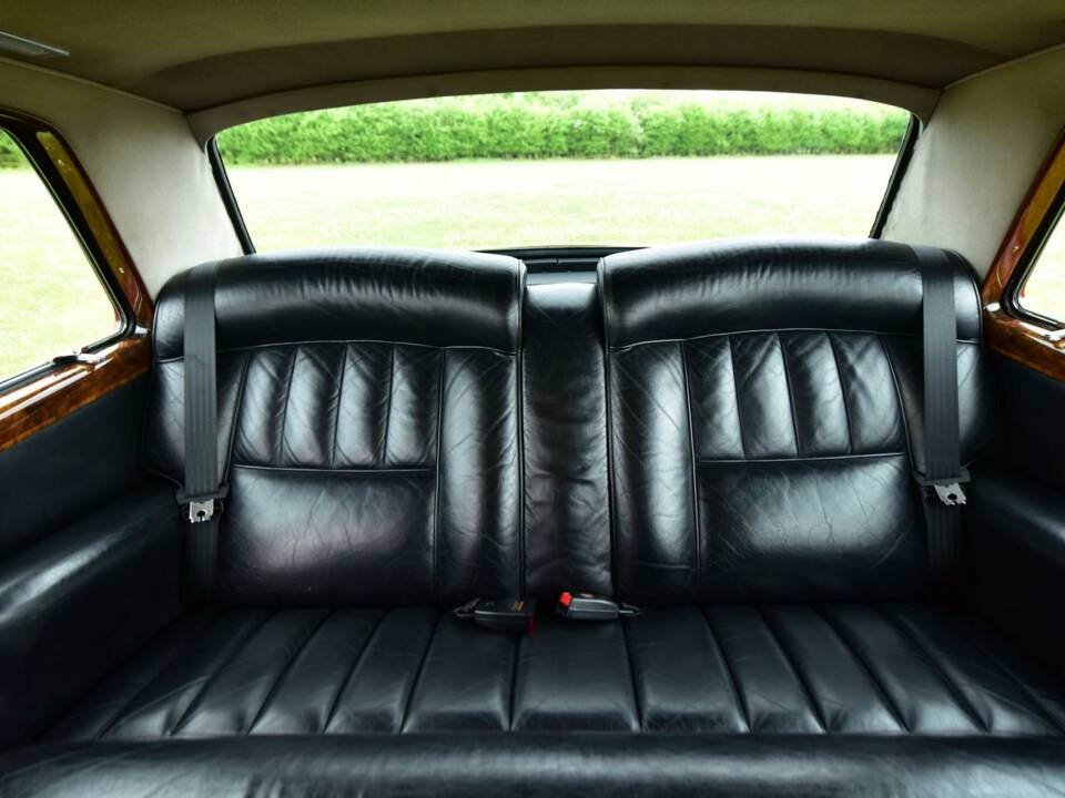 Bild 30/50 von Bentley T 1 (1970)