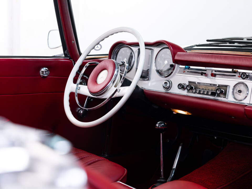 Image 16/29 de Mercedes-Benz 230 SL (1964)